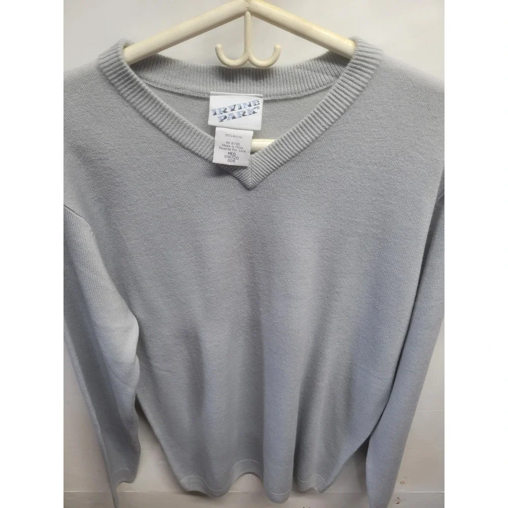 Irvine Park V-Neck Sweater Light Blue Grey Acrylic Knit Pullover Size Medium